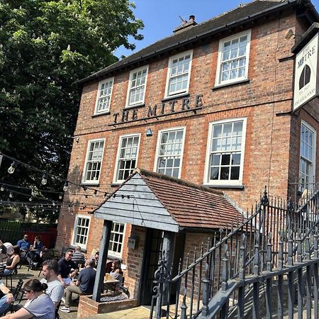 The Mitre Inn Knaresborough Exterior photo